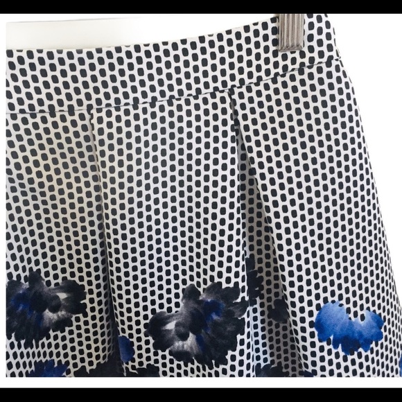 EXPRESS Pleated Fit & Flare Floral Print Tulle Circle Skirt Black/Purple Size 4 - Picture 5 of 11